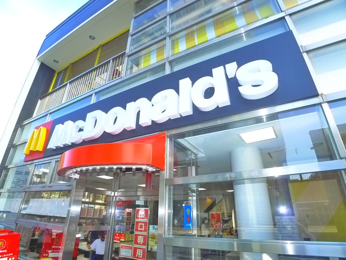 コンビニ　マクドナルド（コンビニ）まで1400m