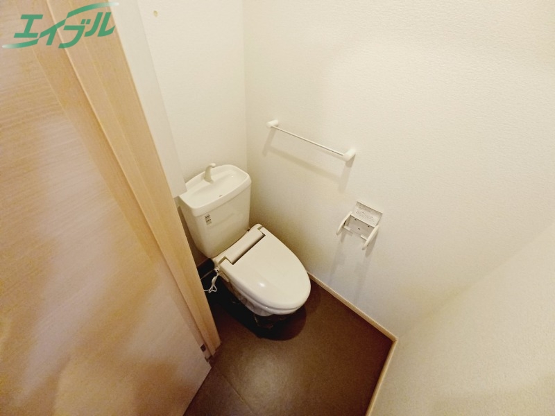 トイレ　同型参考写真