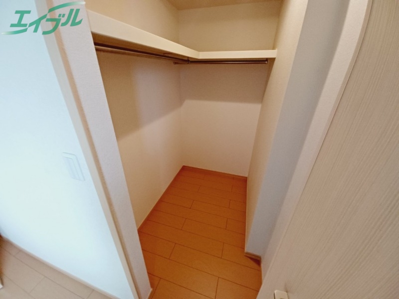 収納　同型参考写真