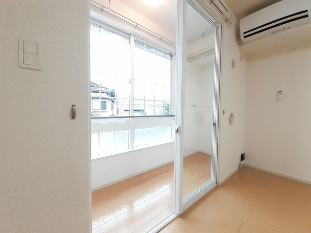 その他部屋・スペース　サンルーム。雨の日や冬でも安心して洗濯物が干せます！