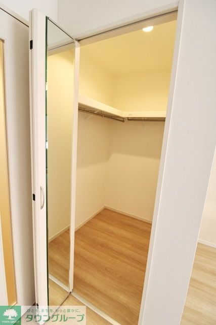 収納　同施工会社同タイプ　の別建物写真になります。