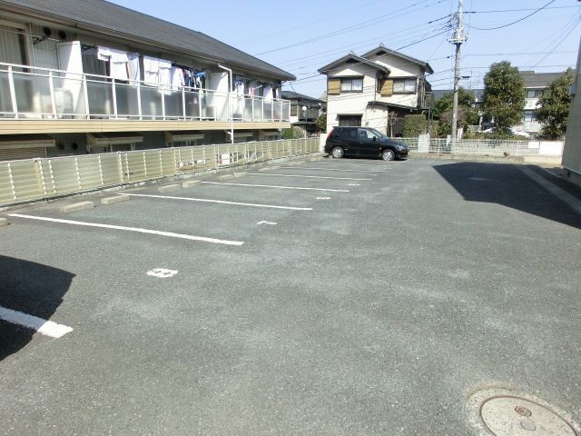 駐車場　敷地内駐車場あります