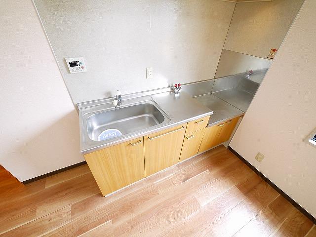 キッチン　コンパクトなキッチンで掃除もラクラク