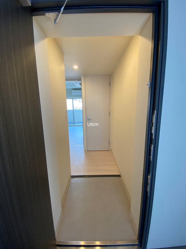 玄関　別のお部屋の写真ですが参考までに