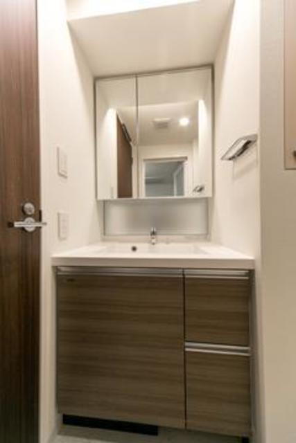 洗面設備　※写真は同タイプ住戸です。?