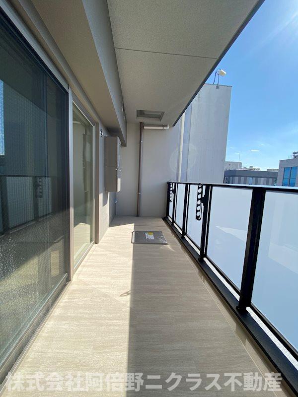 バルコニー　内装は別部屋の参考写真です。