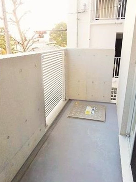 バルコニー　暖かな日差しのふりそそぐバルコニー♪