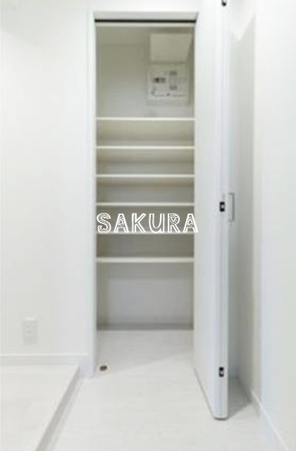 玄関　収納豊富なシューズボックスです♪