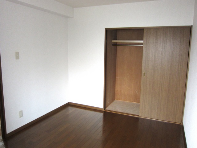 収納　北洋室の収納※同タイプ参考写真