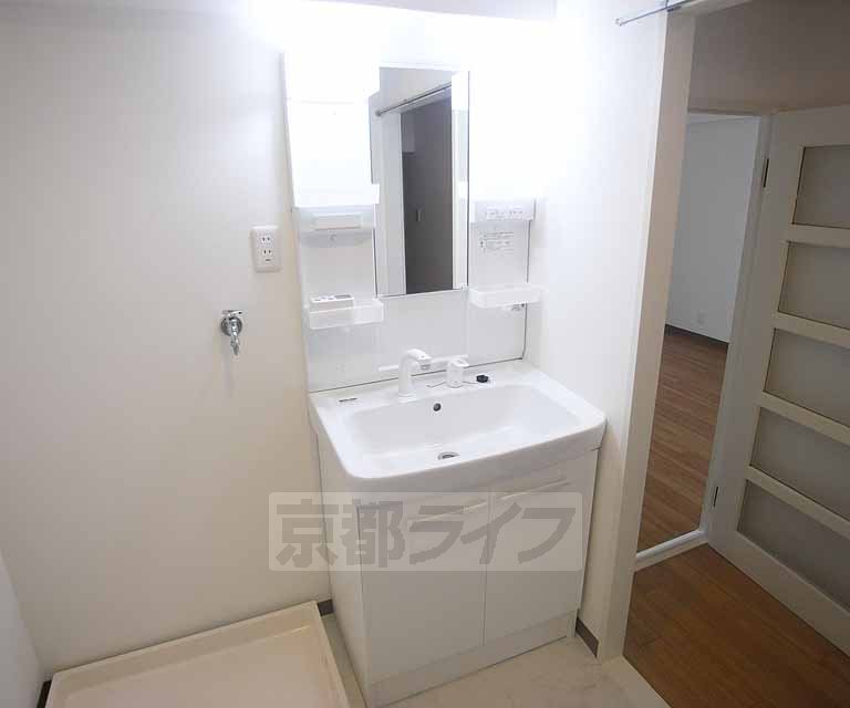 洗面設備　もちろん独立洗面台です。
