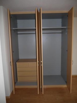 収納　収納：ちょっとしたタンスも設備です。奥行もたっぷり。