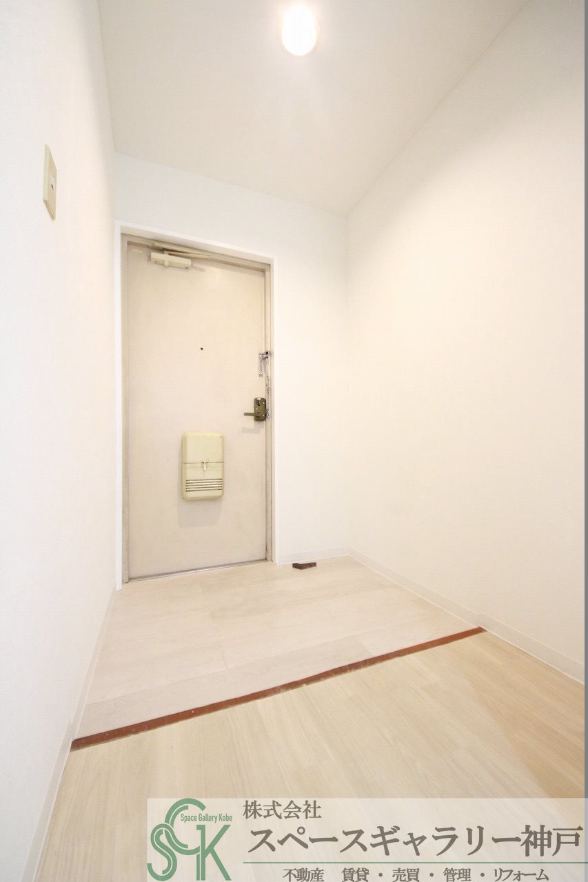 玄関　※同じ間取りの別のお部屋のお写真です ※色味仕様が異なる場合
