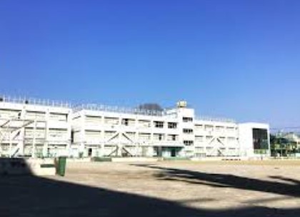 中学校　世田谷区立用賀中学校（中学校）まで210m