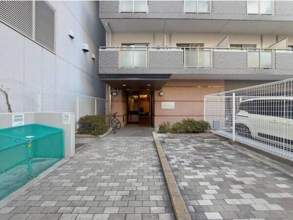 エントランス　名古屋で一番初期費用の安い賃貸専門の不動産会社です(^^)