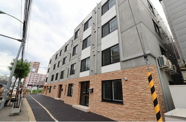 建物外観　☆南郷13丁目駅徒歩1分☆