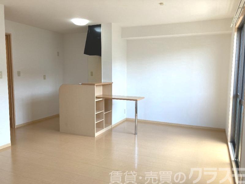 居室・リビング　単身タイプでは珍しいカウンターキッチン♪