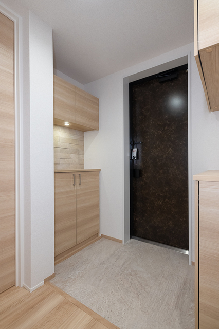 玄関　※写真は同タイプ住戸です。