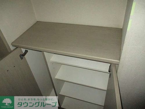 玄関　下足入