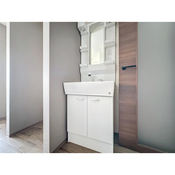 洗面設備　※他のお部屋のお写真となります。
