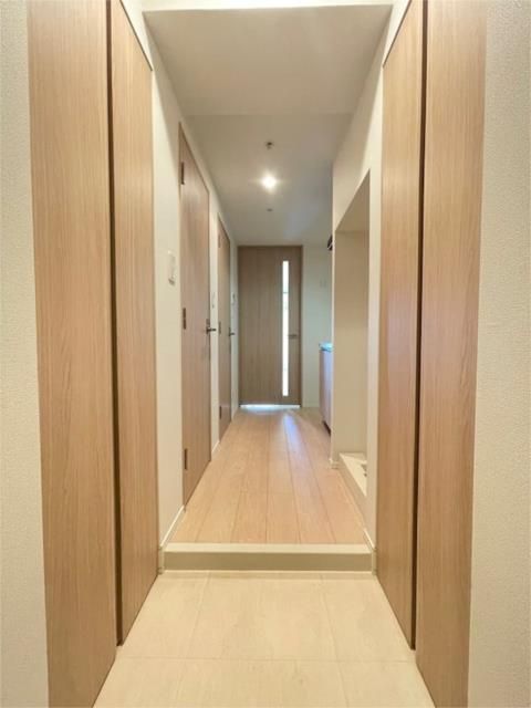 玄関　※別部屋の参考写真です。
