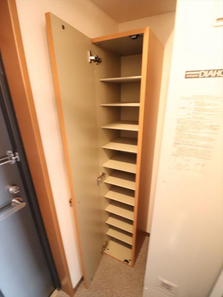玄関　シューズボックス