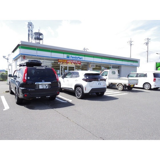コンビニ　ファミリーマート松本空港前店（コンビニ）まで1715m