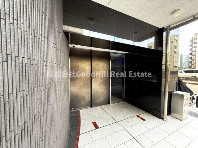 エントランス　セレニテ新大阪ミラク壱番館