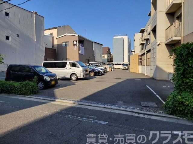 駐車場　敷地内駐車場