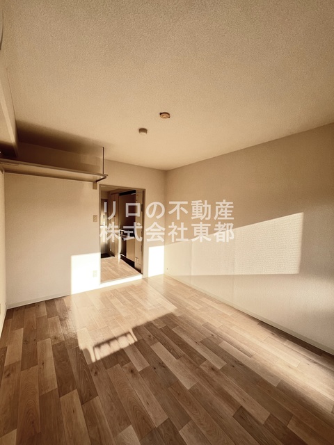 その他部屋・スペース　南東向きなので日当たりが良く日中は照明なしで過ごせます♪