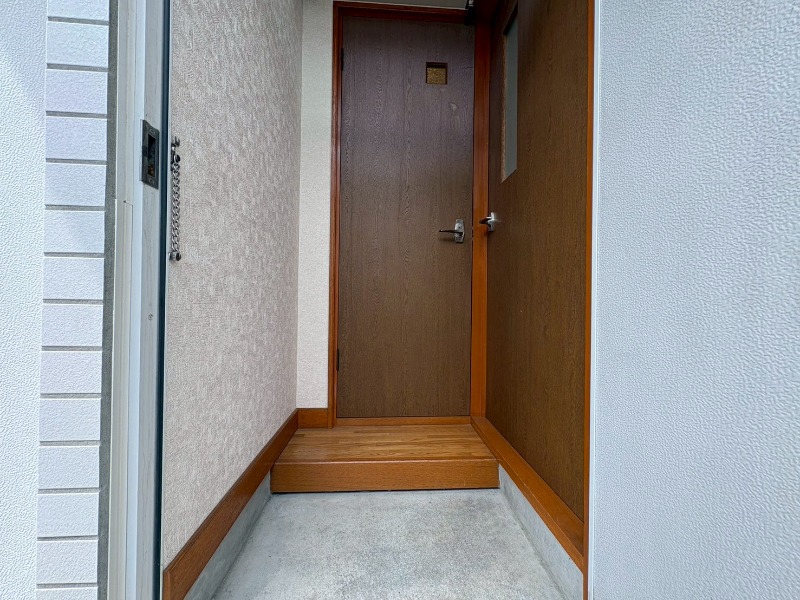玄関　玄関の様子です。明るい印象ですね。気分もあがりそう。