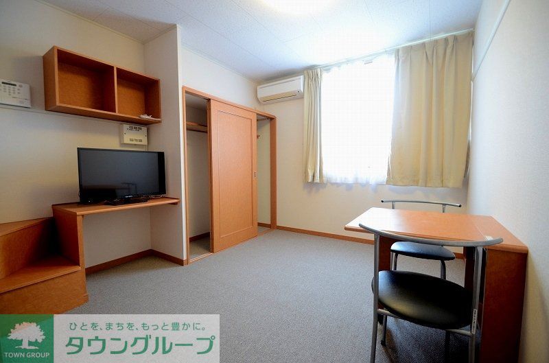 その他部屋・スペース　1階はフローリング、2階はカーペット仕様です。