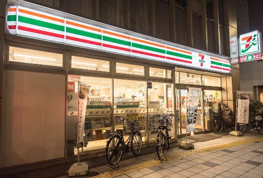 コンビニ　セブンイレブン台東１丁目店（コンビニ）まで78m