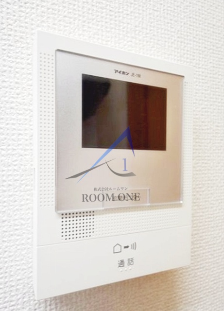 セキュリティ　モニター付きインターホンです。