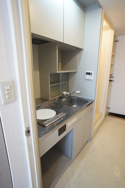 キッチン　参考写真（同建物別部屋のものです）