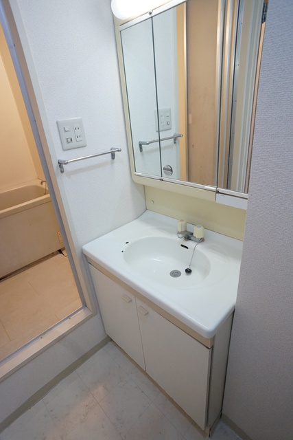洗面設備　参考写真（同建物別部屋のものです）