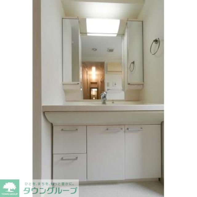 洗面設備　※写真は同タイプ住戸です。