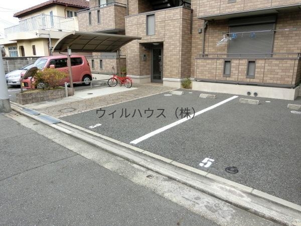 駐車場　平面駐車場！