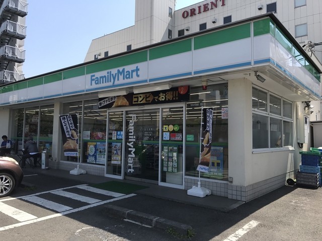 コンビニ　ファミリーマート河辺駅北口店（コンビニ）まで351m