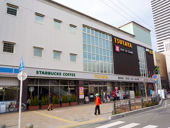ショッピングセンター　TSUTAYA 香里園店（ショッピングセンター）まで578m