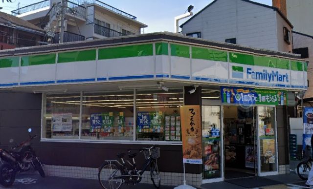 コンビニ　ファミリーマート 野里一丁目店（コンビニ）まで562m