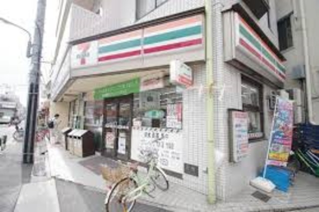 コンビニ　セブンイレブン荒川尾竹橋店（コンビニ）まで330m