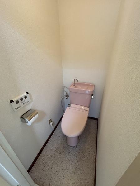 トイレ　ウォシュレット完備