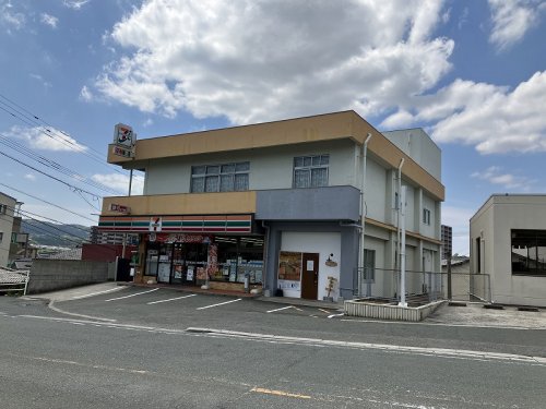 コンビニ　セブンイレブン宗像赤間郵便局前店（コンビニ）まで305m