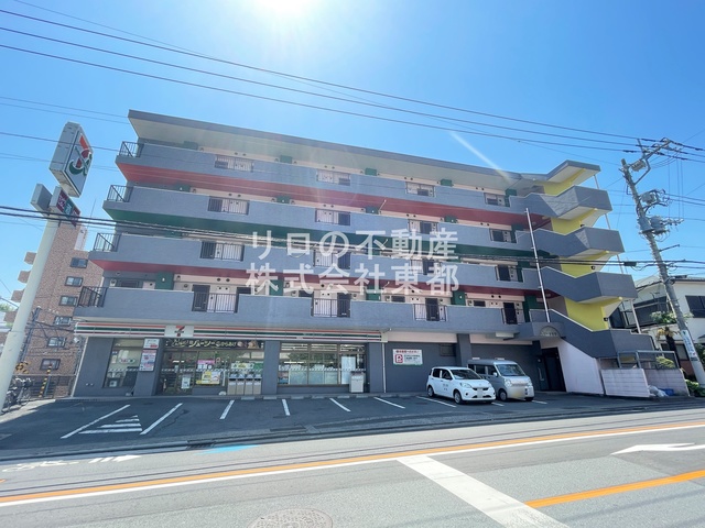 建物外観　丈夫で安心の鉄筋コンクリート造マンションです☆