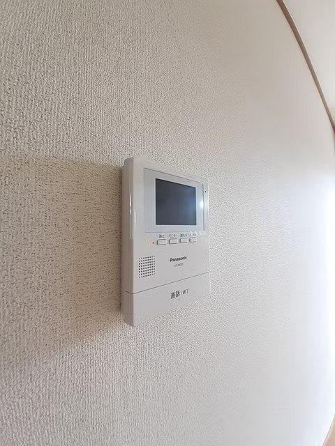 セキュリティ　来訪者を画像で確認できますTVインターフォン