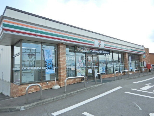 コンビニ　セブンイレブン旭川神居7条店（コンビニ）まで413m