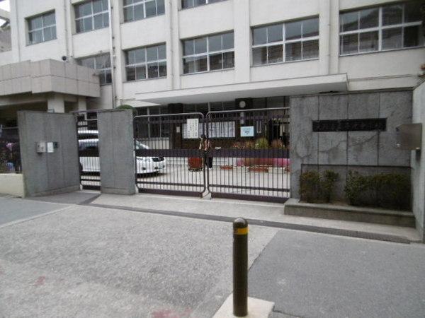 中学校　大阪市立喜連中学校（中学校）まで259m