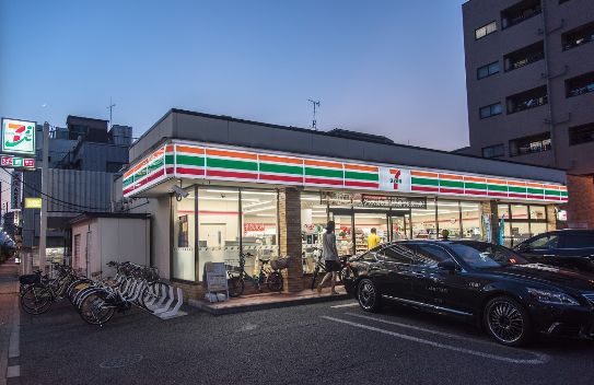 コンビニ　セブンイレブン台東石浜店（コンビニ）まで32m