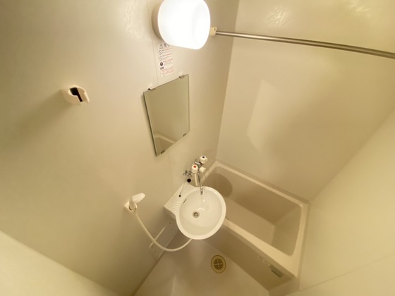 バス・シャワールーム　※別部屋の写真です