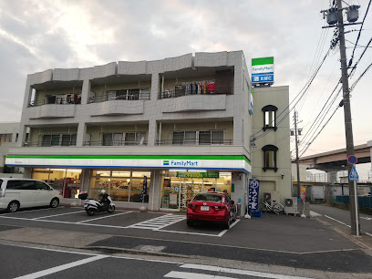 コンビニ　ファミリーマート 成田かの里店（コンビニ）まで1746m
